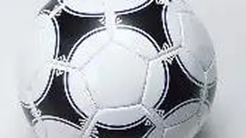 东契奇与灰熊女助教温馨互动，直言对手“太烦了”引热议